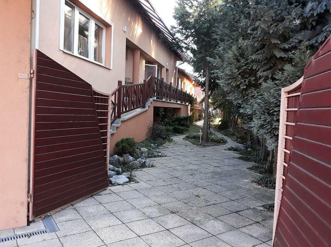 Kenézy Lux Apartman Vendégház Hajdúszoboszló Extérieur photo